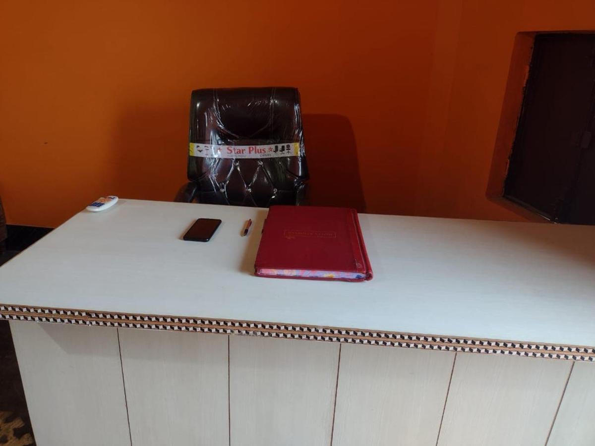 Oyo 83936 Chaudhary Guest House Bulandshahr Esterno foto