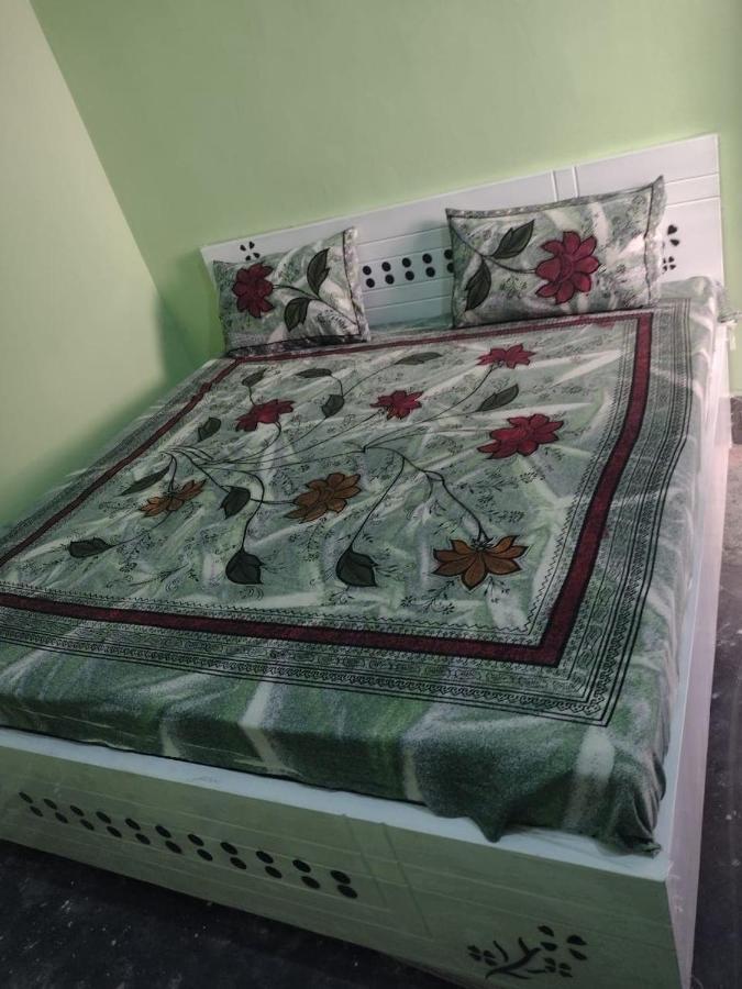 Oyo 83936 Chaudhary Guest House Bulandshahr Esterno foto