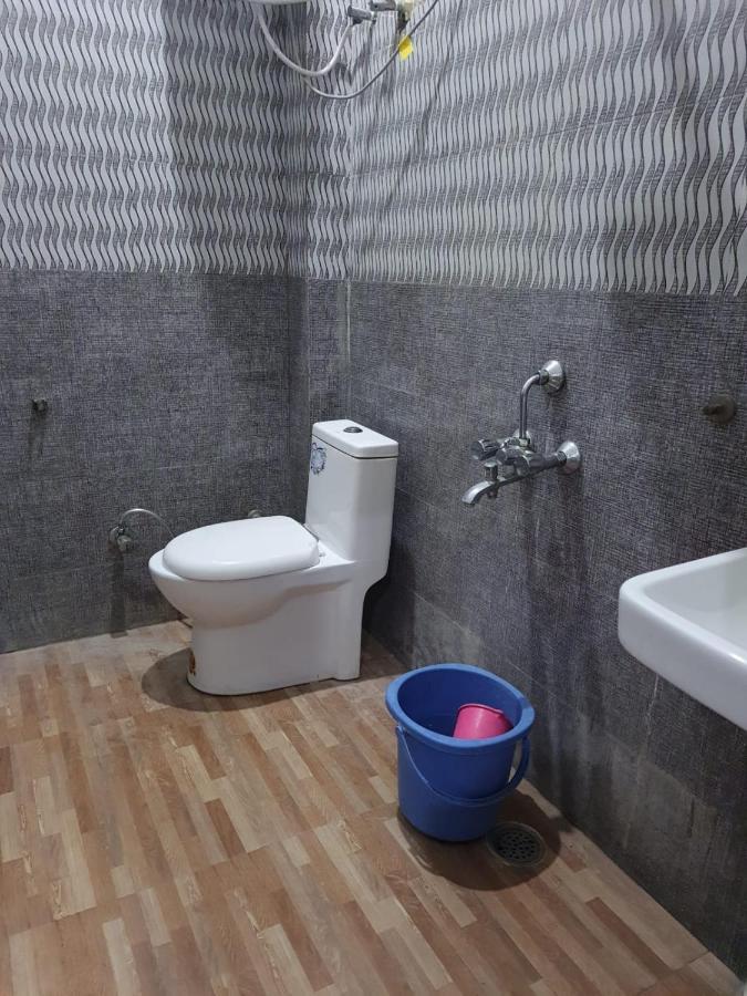 Oyo 83936 Chaudhary Guest House Bulandshahr Esterno foto